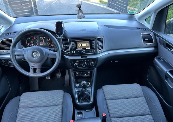 Volkswagen Sharan cena 49900 przebieg: 215000, rok produkcji 2014 z Sztum małe 232